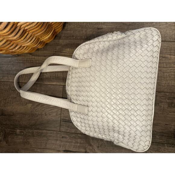 Bloomingdale’s Women's Cream woven leather Intrecciato Shoulder Bag vintage - Picture 6 of 13